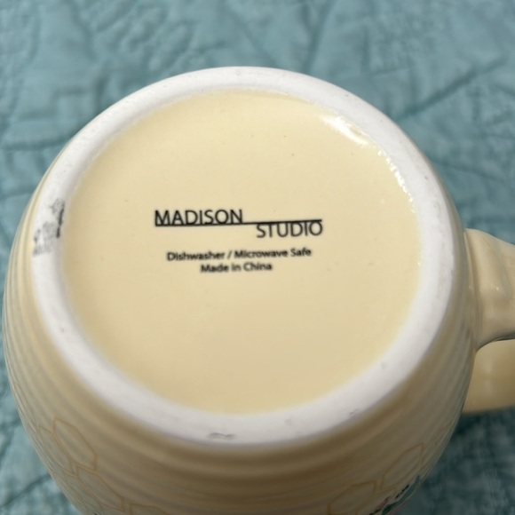 Madison Studio Bumble Bee and Flowers Coffee Cup/Mug. Victor Hugo. - Picture 7 of 7